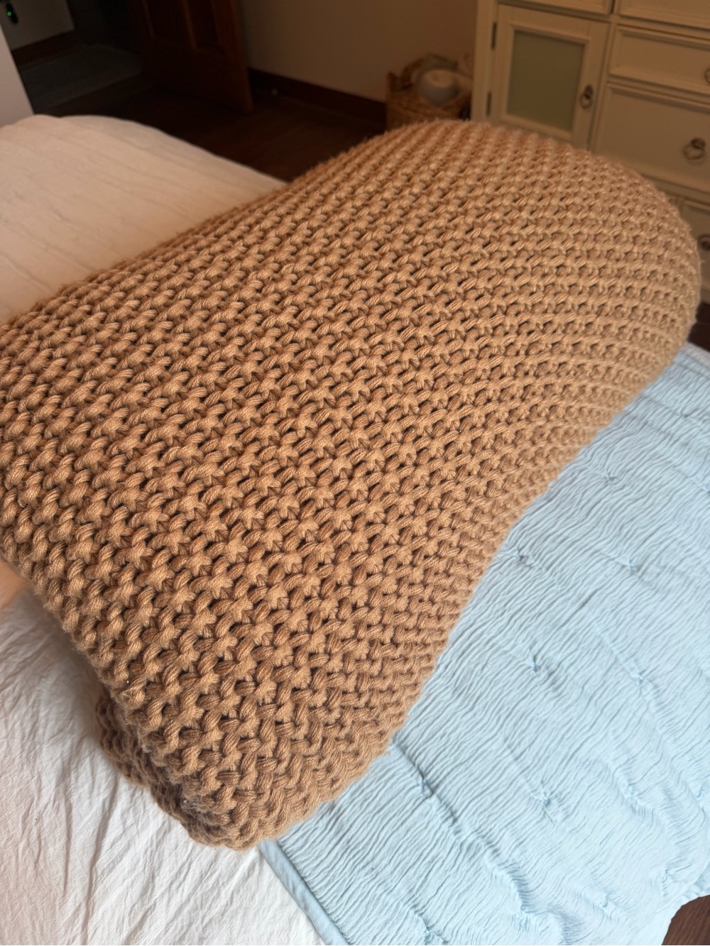 Casaluna Chunky Knit Throw Blanket - Camel -Size Full/Queen